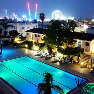 https://green-bungalows.hotelsatayianapa.com